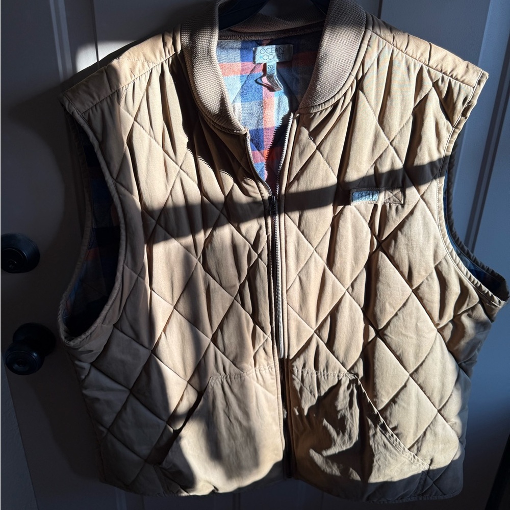 Men's Tan Quilted Vest. 2XLT